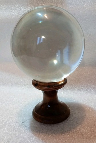 Sfera vetro base legno - di,